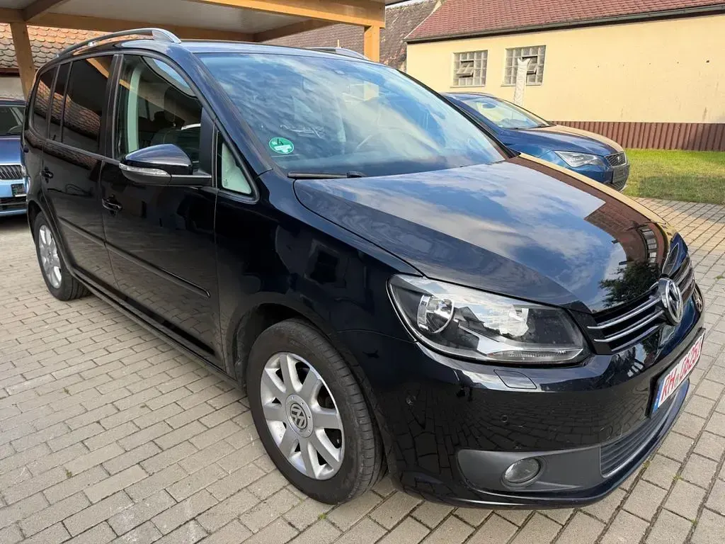Gebraucht VW Touran Cup 105 PS (77 kW) 2014 Schwarz Van / Kleinbus