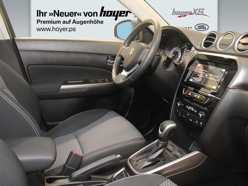 Gebraucht Suzuki Vitara Comfort 116 PS (85 kW) 2023 Galactic gray metallic SUV