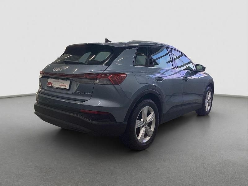 Gebraucht Audi Q4 e-tron Ambiente 150 kW (204 PS) 2022 Geysirblau metallic SUV
