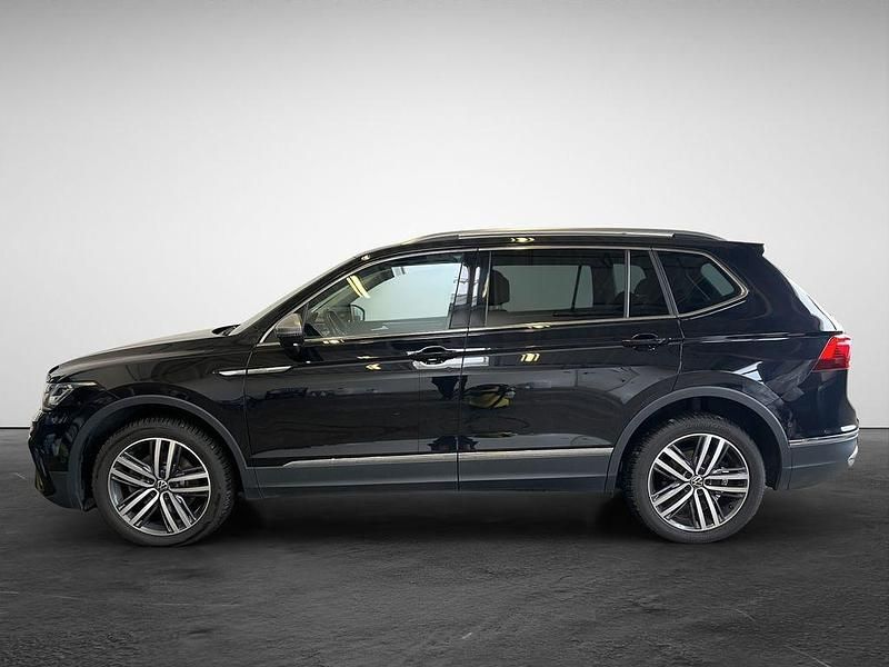 Gebraucht VW Tiguan Allspace Elegance 200 PS (147 kW) 2022 Schwarz (deep black perleffekt) SUV