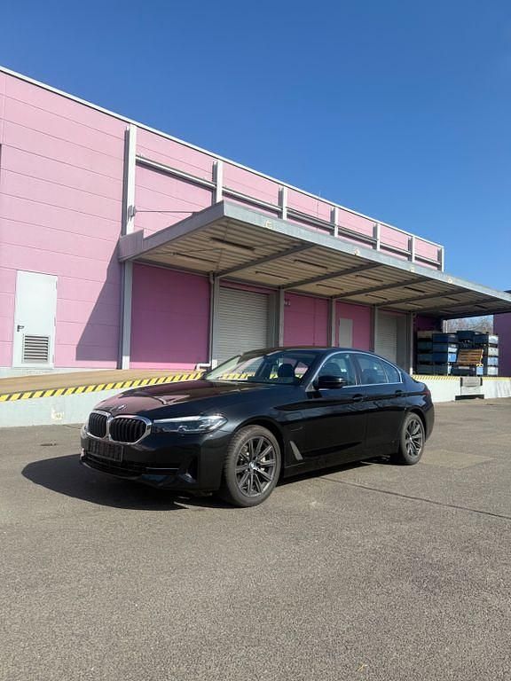 Second-hand BMW 530e 252 CP (185 kW) 2020 Negru Berlinǎ