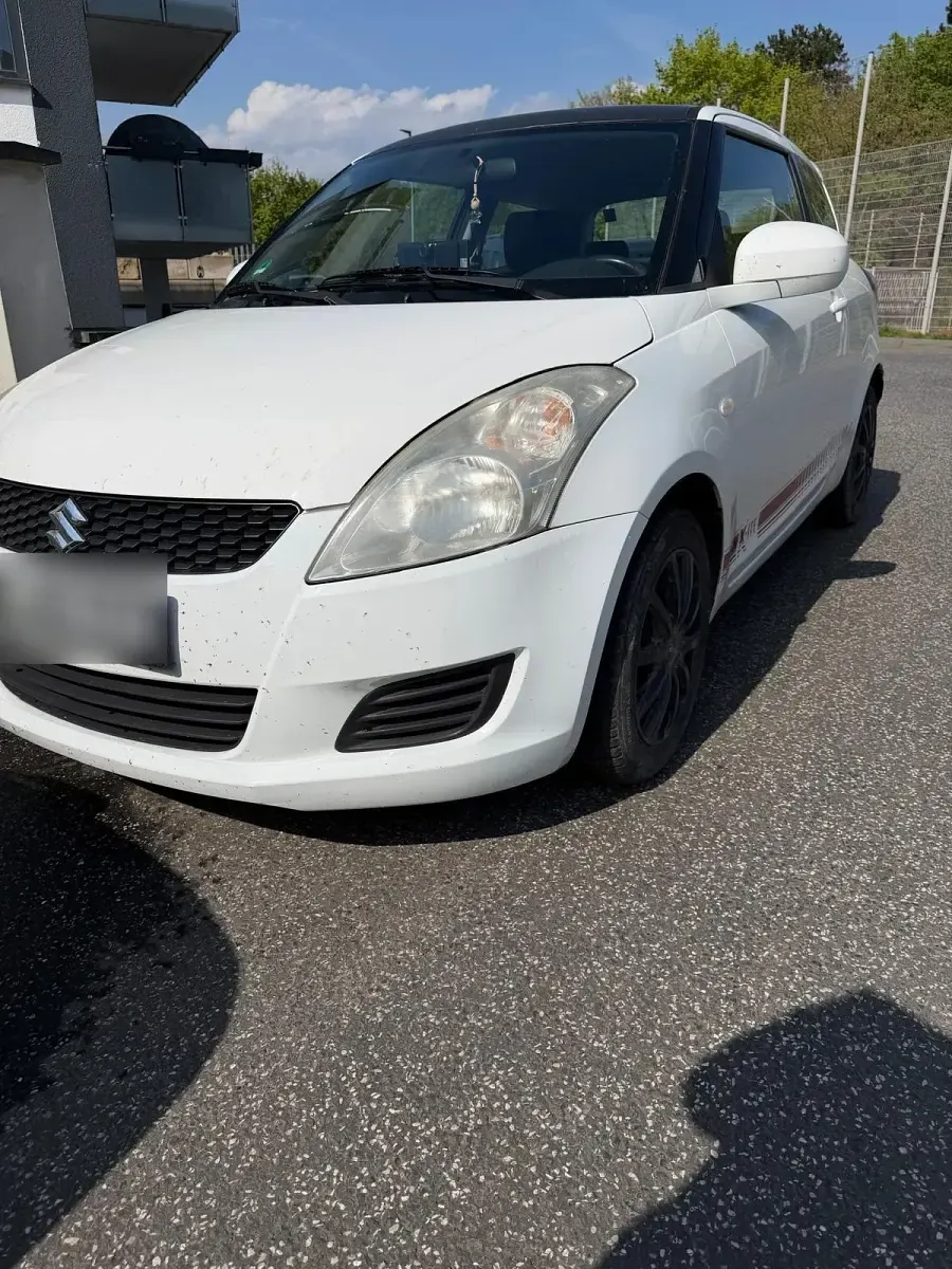 Gebraucht Suzuki Swift 97 PS (71 kW) 2012 Weiß Kleinwagen