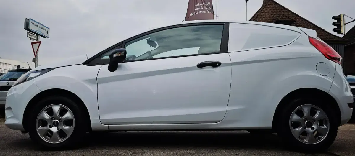 Gebraucht Ford Fiesta 81 PS (59 kW) 2011 Weiß Kombi