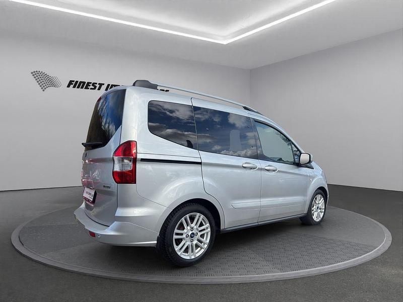 Gebraucht Ford Tourneo Courier 101 PS (74 kW) 2017 Silber Van / Kleinbus