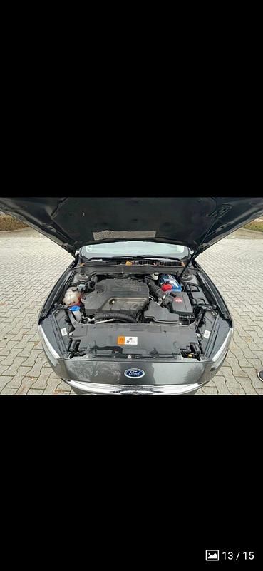 Grau Gebraucht 2015 Ford Mondeo Kombi | 9.000 € - Bild 1/4