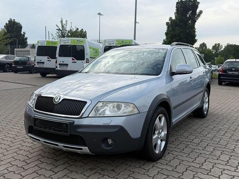 Blau Gebraucht 2009 Skoda Octavia Scout 4x4 Kombi | 3.490 € (Fairer Preis) - Bild 1/4