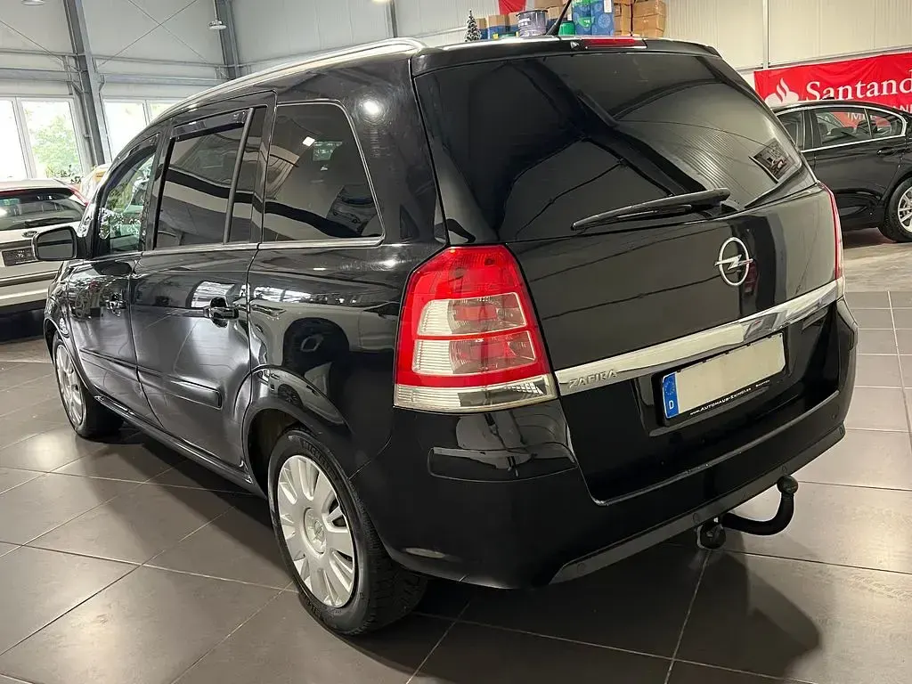 Gebraucht Opel Zafira 125 PS (91 kW) 2011 Schwarz Van / Kleinbus