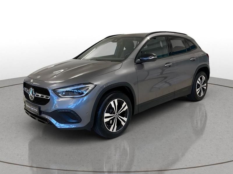 Gebraucht Mercedes GLA180 Progressive 136 PS (100 kW) 2023 Metalliclack mountaingrau SUV