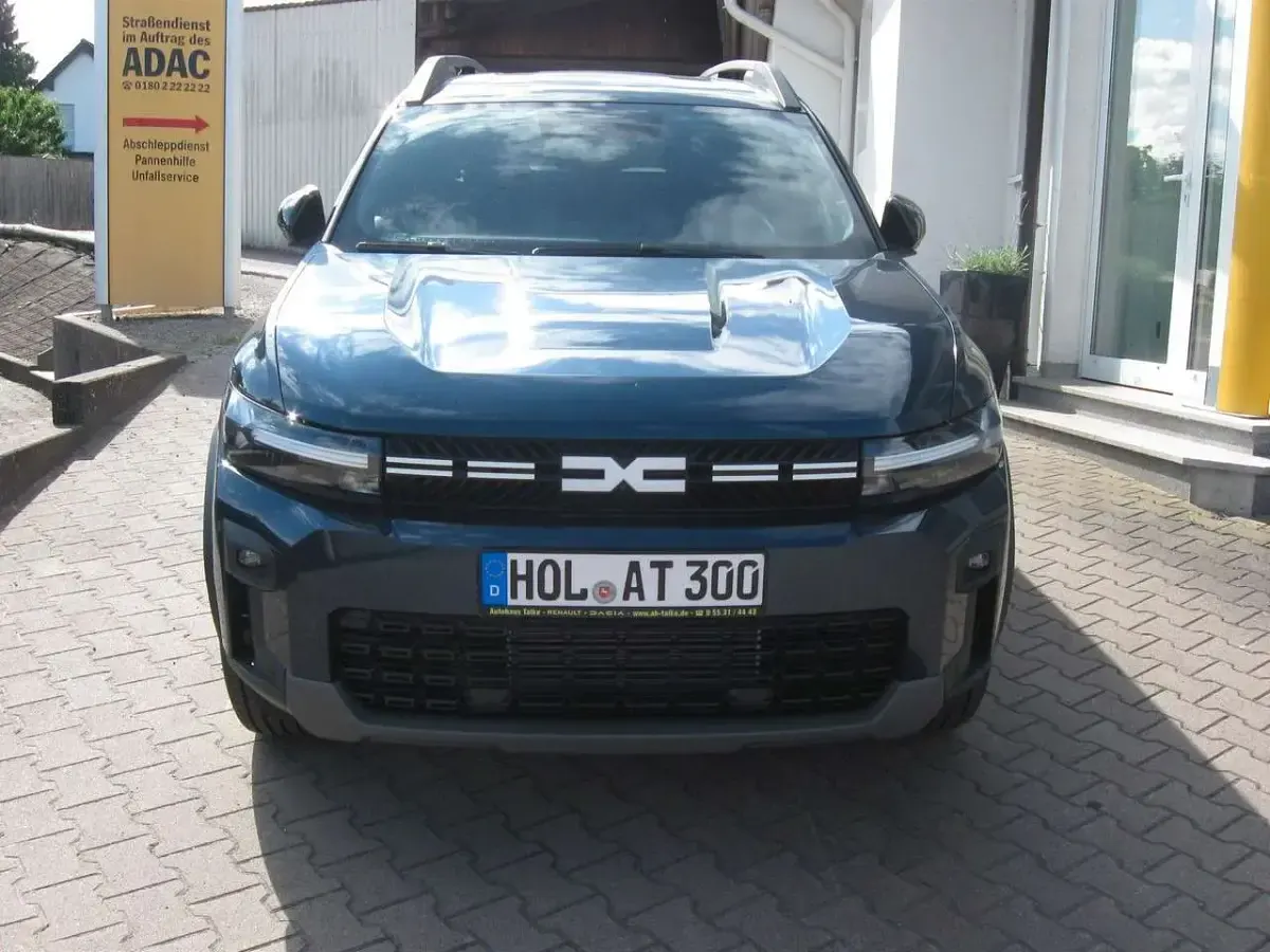 Neu Dacia Bigster Journey 156 PS (114 kW) 2025 Indigoblau + schwarz (dach) SUV