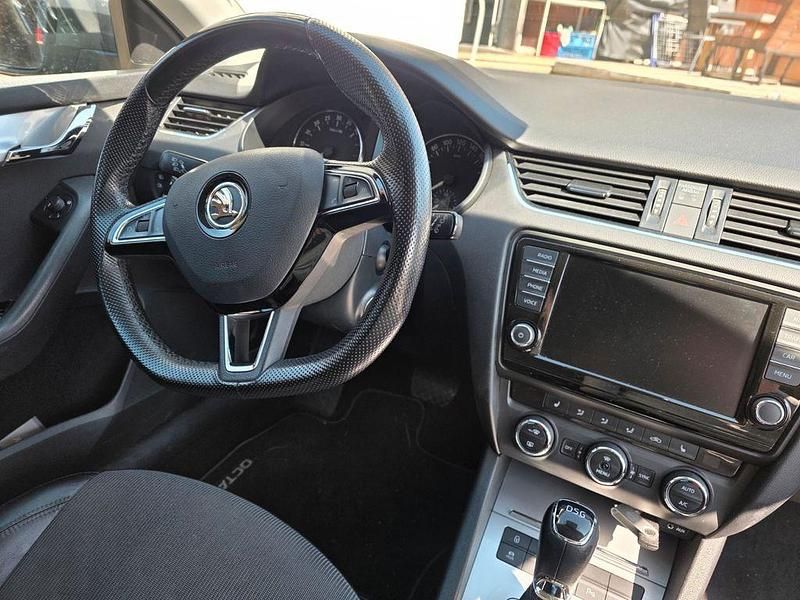 Gebraucht Skoda Octavia Ambition 150 PS (110 kW) 2016 Grau Kleinwagen