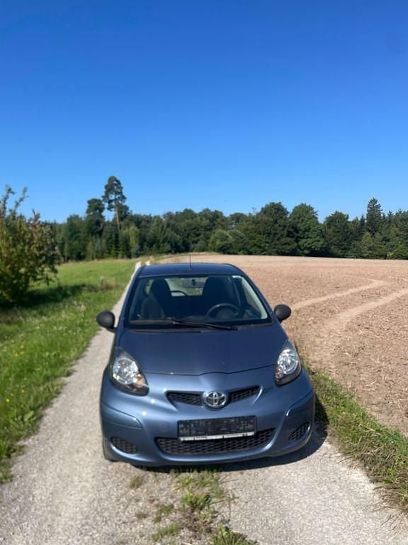 Gebraucht Toyota Aygo 68 PS (50 kW) 2009 Blau Kleinwagen