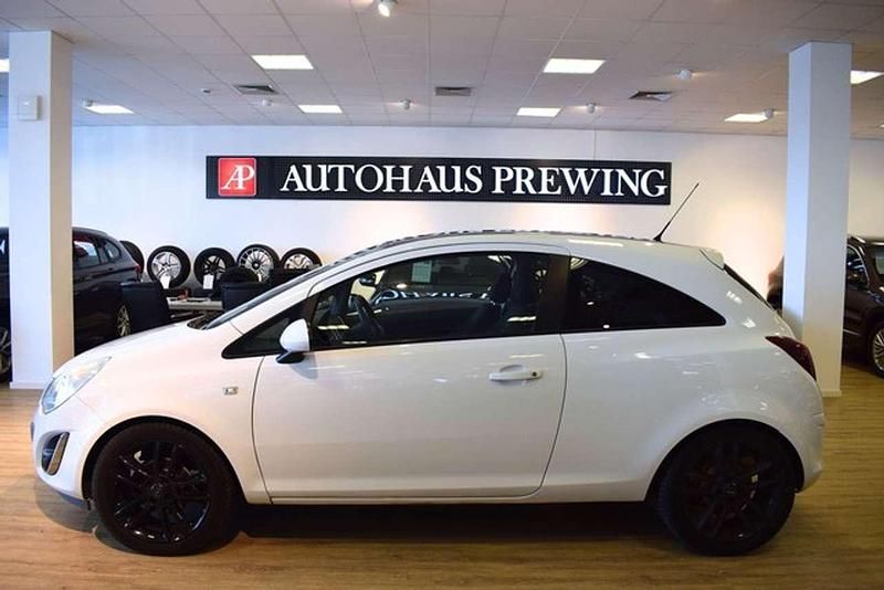 Gebraucht Opel Corsa Color Edition 101 PS (74 kW) 2011 Weiß Kleinwagen