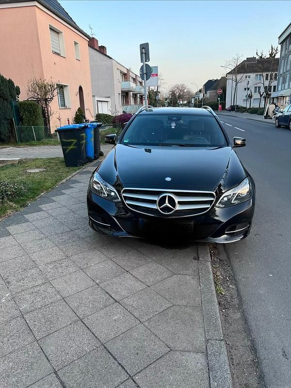 Gebraucht Mercedes E200 136 PS (100 kW) 2015 Schwarz Kombi