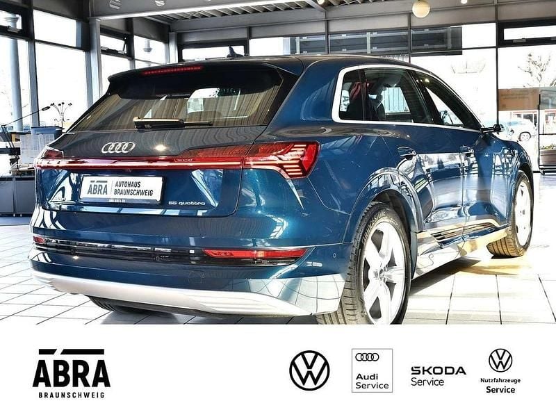 Gebraucht Audi e-tron Sport 158 kW (215 PS) 2020 Blau SUV