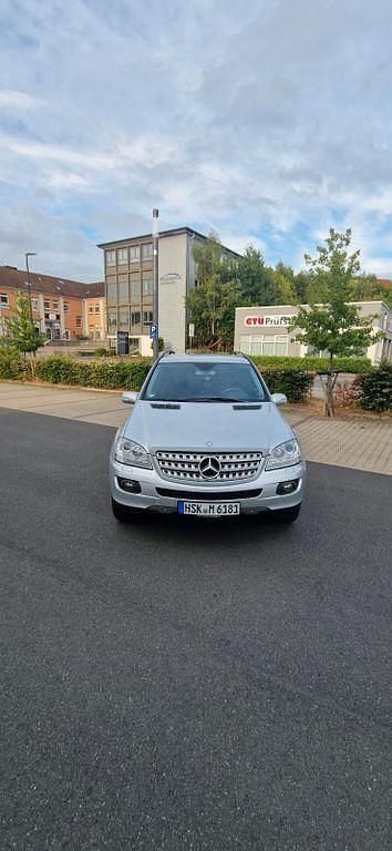 Silber Gebraucht 2005 Mercedes ML350 SUV | 8.400 € - Bild 1/4