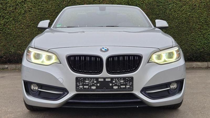 Gebraucht BMW 220 Sport Line 184 PS (135 kW) 2016 Grau Cabrio