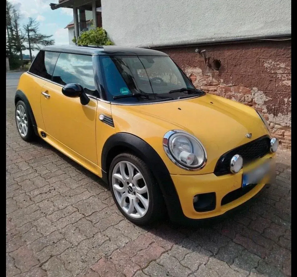 Używany Mini John Cooper Works 120 KM (88 kW) 2005 Żółty Hatchback