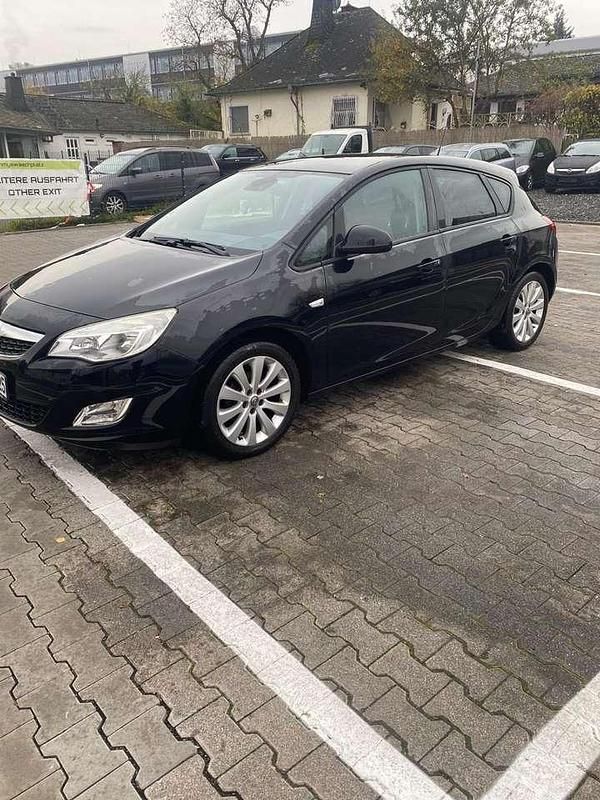 Gebraucht Opel Astra Design Edition 116 PS (85 kW) 2011 Limousine