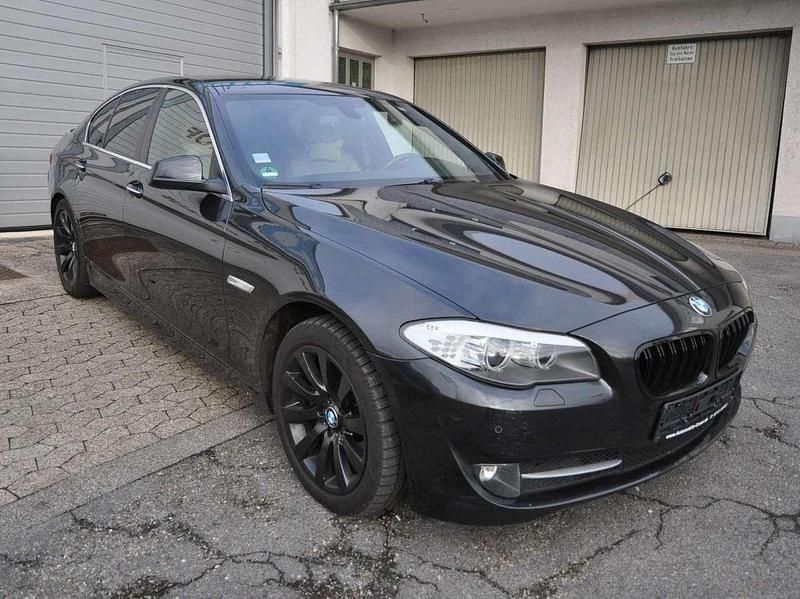 Gebraucht BMW 520 184 PS (135 kW) 2013 Grau Limousine