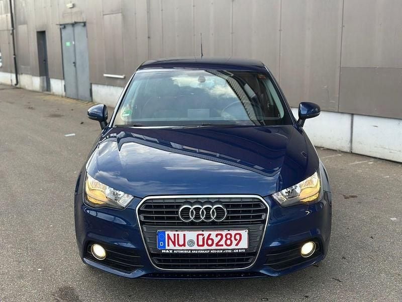 Gebraucht Audi A1 Sportback Attraction 122 PS (89 kW) 2013 Blau Kleinwagen