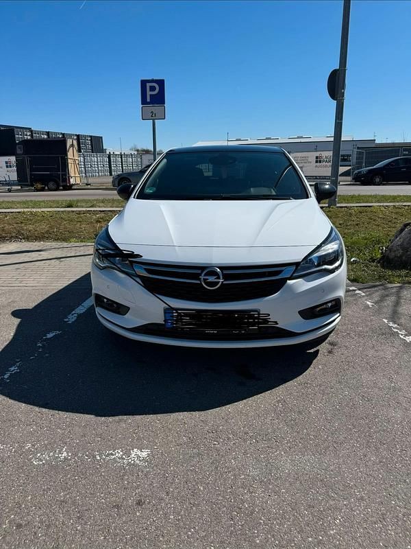 Brugt Opel Astra Dynamic 125 HK (91 kW) 2019 Hvid Sedan
