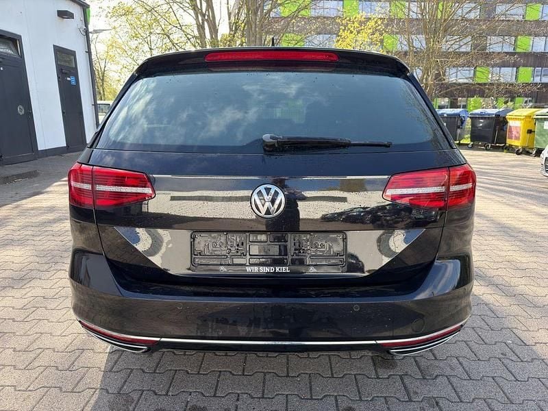 Gebraucht VW Passat Highline 239 PS (175 kW) 2015 Schwarz Kombi