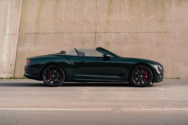 Gebraucht Bentley Continental GT Convertible 551 PS (405 kW) 2024 Grün Cabrio