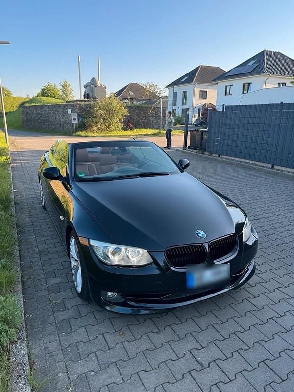 Gebraucht BMW 325 Cabriolet 204 PS (150 kW) 2012 Schwarz Cabrio