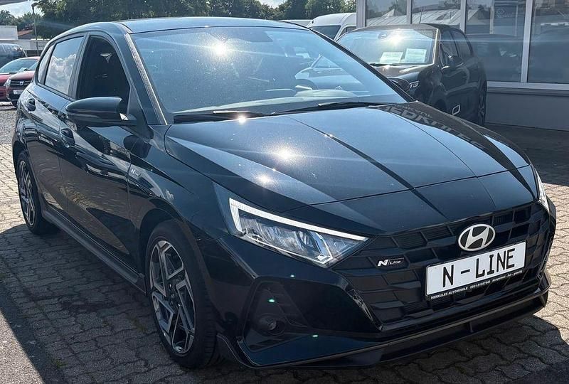 Schwarz Neu 2024 Hyundai i20 N Line Limousine | 24.990 € (Fairer Preis) - Bild 1/4