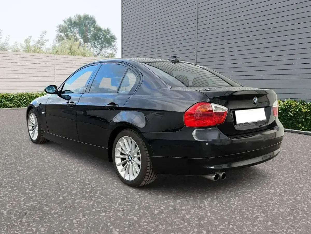 Używany BMW 330 231 KM (169 kW) 2006 Czarny Sedan/Limuzyna