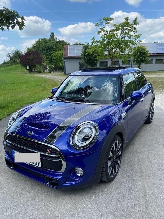 Blau Gebraucht 2018 Mini Cooper SD Kleinwagen | 23.300 € (Teuer) - Bild 1/4