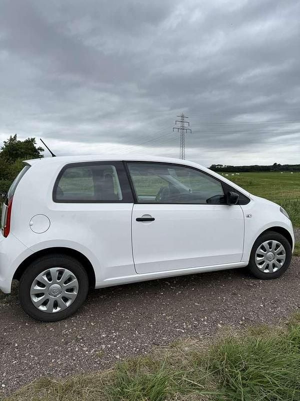Weiß Gebraucht 2015 Skoda Citigo Cool Edition Kleinwagen | 4.950 € (Fairer Preis) - Bild 1/4