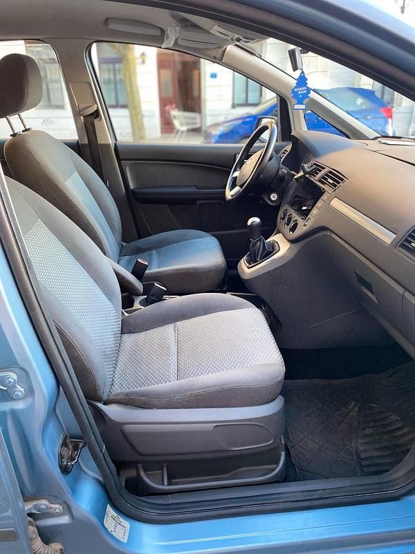 Second-hand Ford Focus 109 CP (80 kW) 2004 Albastru Break