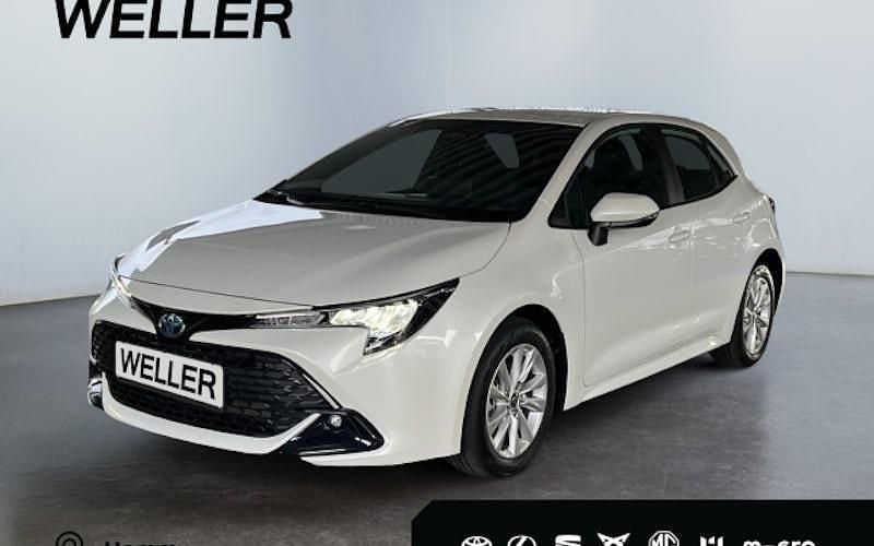 Weiß Neu 2025 Toyota Corolla Comfort Limousine | 28.480 € (Superpreis) - Bild 1/4