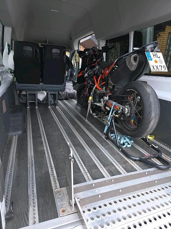 Gebraucht Ford Transit 131 PS (96 kW) 2020 Weiß Van / Kleinbus