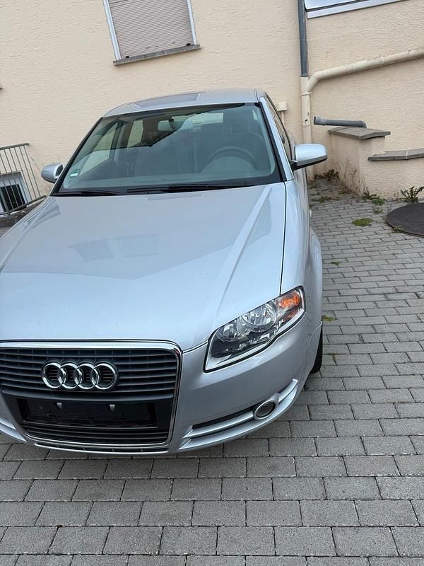 Silber Gebraucht 2005 Audi A4 Limousine | 2.999 € (Guter Preis) - Bild 1/4