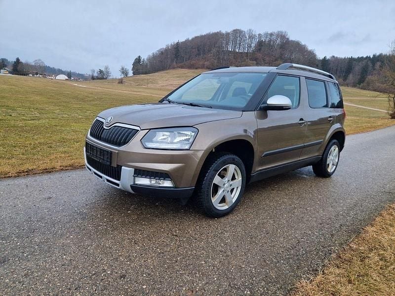 Gebraucht Skoda Yeti Active 110 PS (80 kW) 2015 Braun SUV
