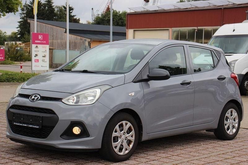 Grau Gebraucht 2015 Hyundai i10 Kleinwagen | 5.790 € (Guter Preis) - Bild 1/4