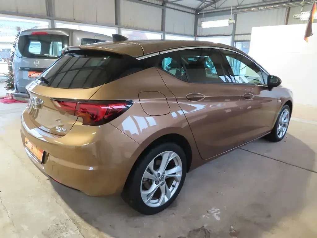 Gebraucht Opel Astra Dynamic 105 PS (77 kW) 2016 Soft bronze Limousine