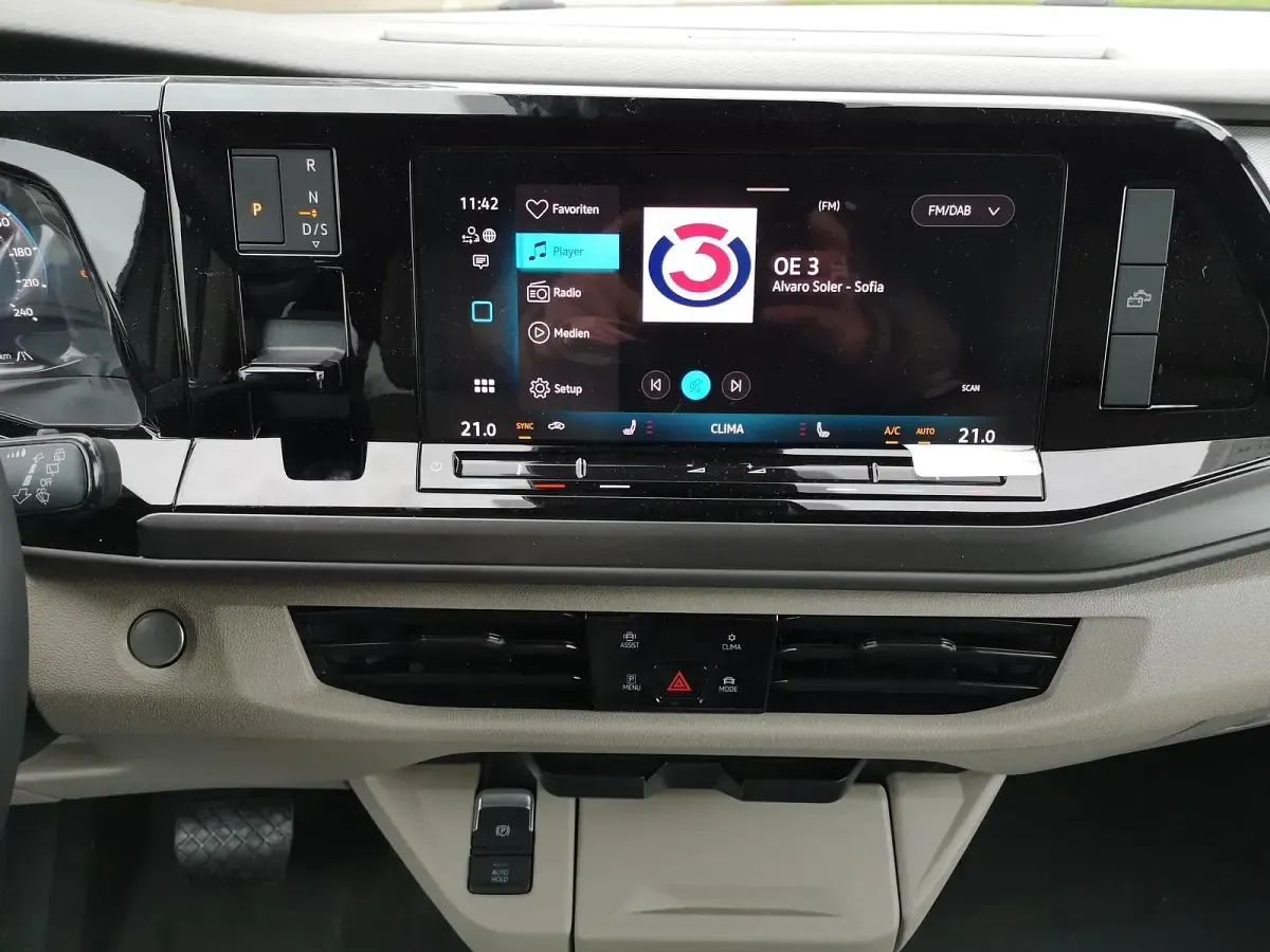 Neu VW California Beach 150 PS (110 kW) 2026 Copperbronze metallic Van