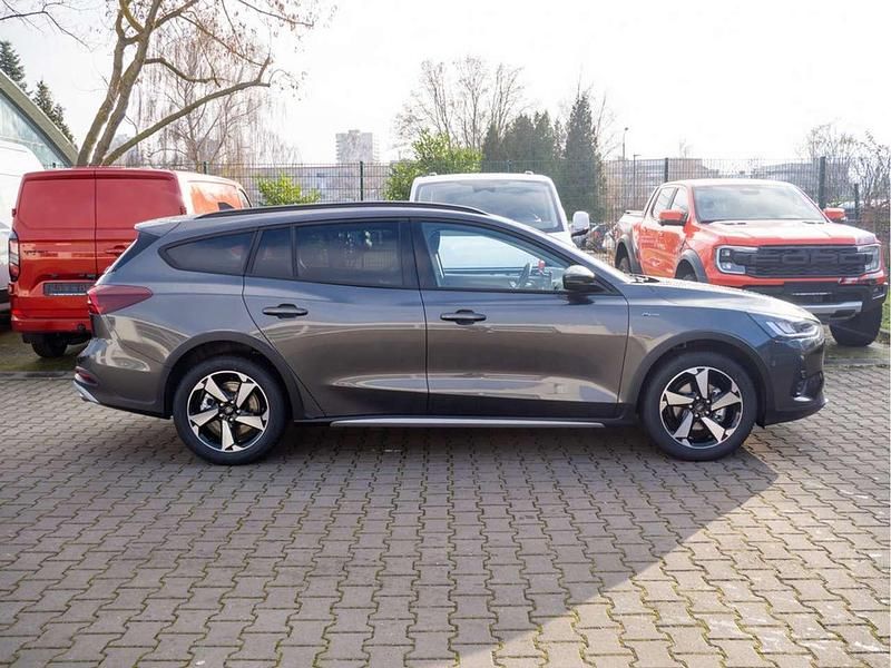 Neu Ford Focus Active 155 PS (114 kW) 2025 Magnetic grau Kombi
