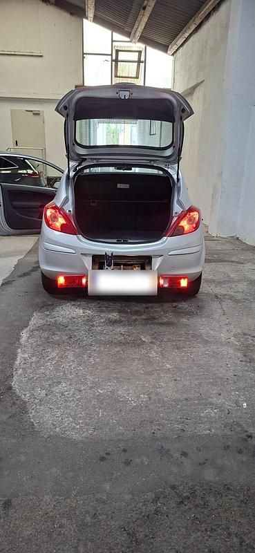 Gebraucht Opel Corsa 80 PS (58 kW) 2009 Grau Kleinwagen