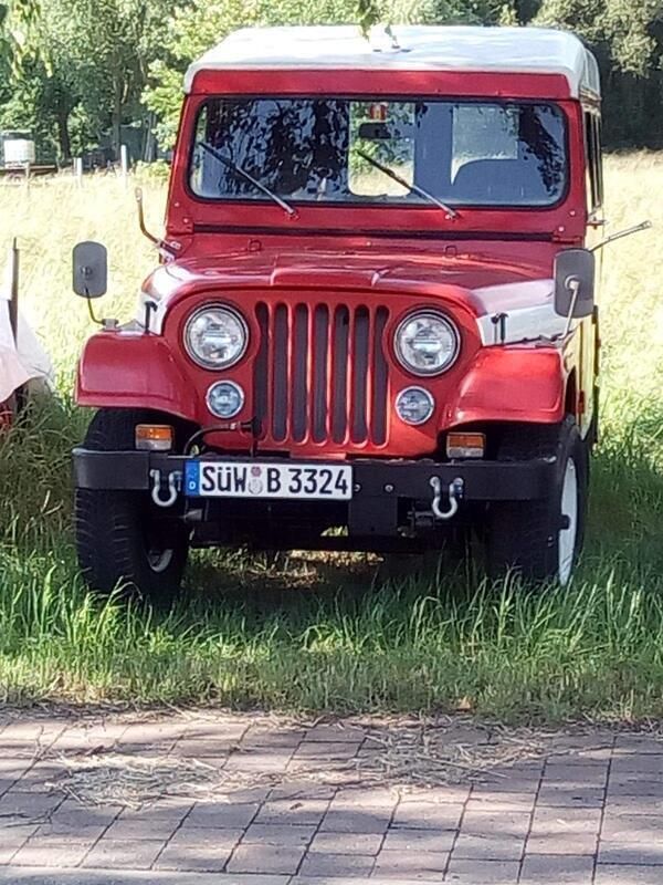 Rot Gebraucht 1981 Jeep CJ SUV | 10.000 € - Bild 1/4
