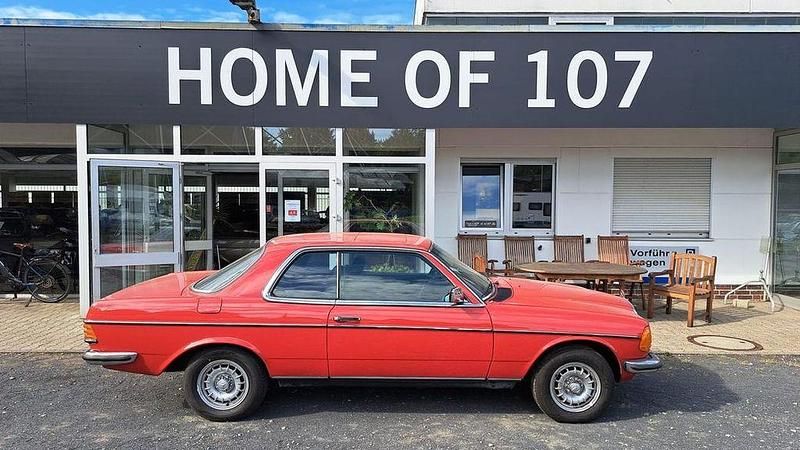 Rot Gebraucht 1982 Mercedes 230 Coupé | 12.950 € - Bild 1/4