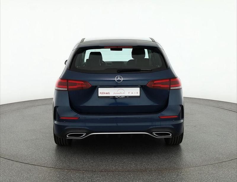 Gebraucht Mercedes B220 AMG line 190 PS (139 kW) 2019 Blau Van / Kleinbus