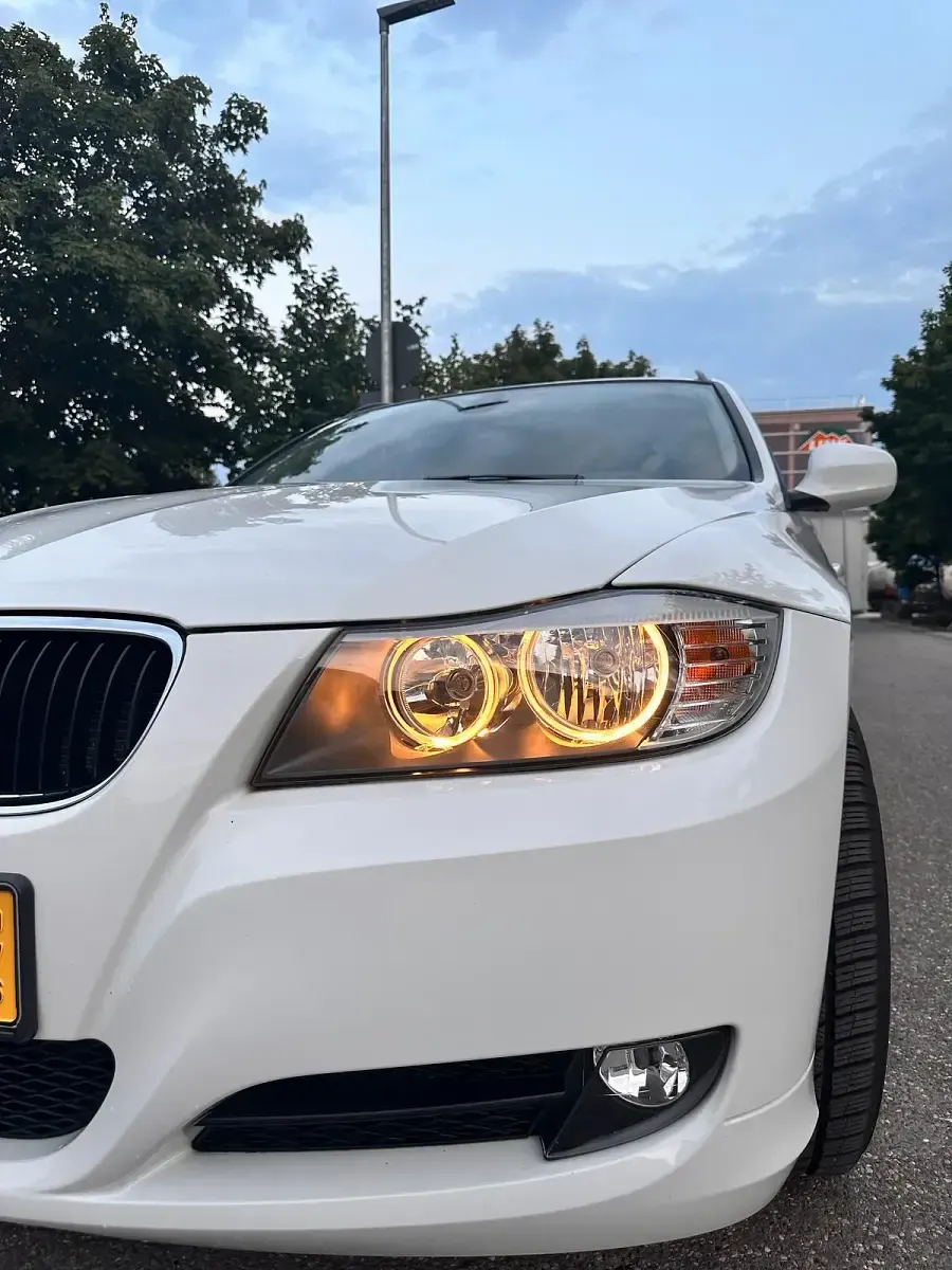 Gebraucht BMW 318 Comfort Edition 143 PS (105 kW) 2012 Weiß Kombi