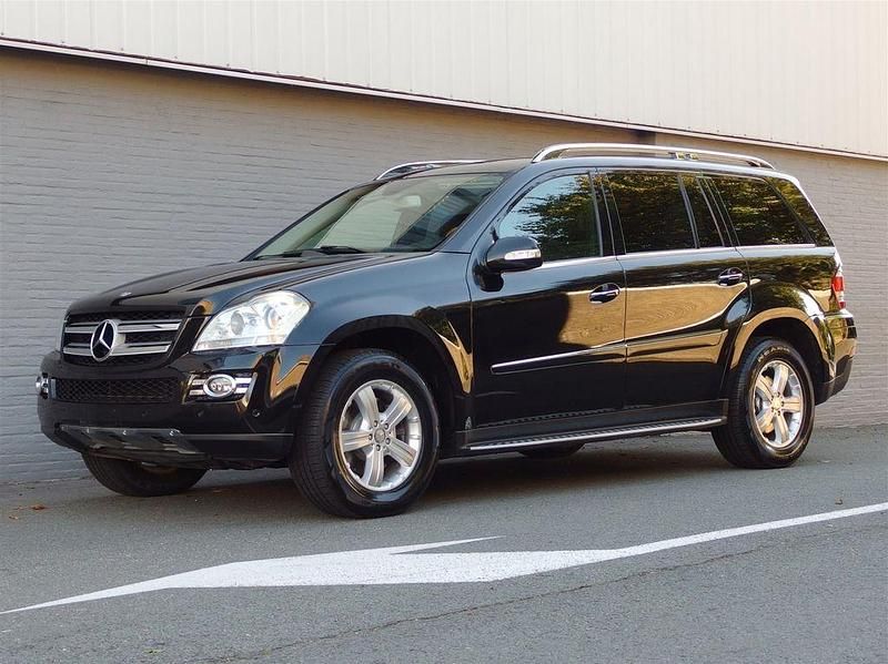 Schwarz Gebraucht 2008 Mercedes GL550 SUV | 29.950 € - Bild 1/4