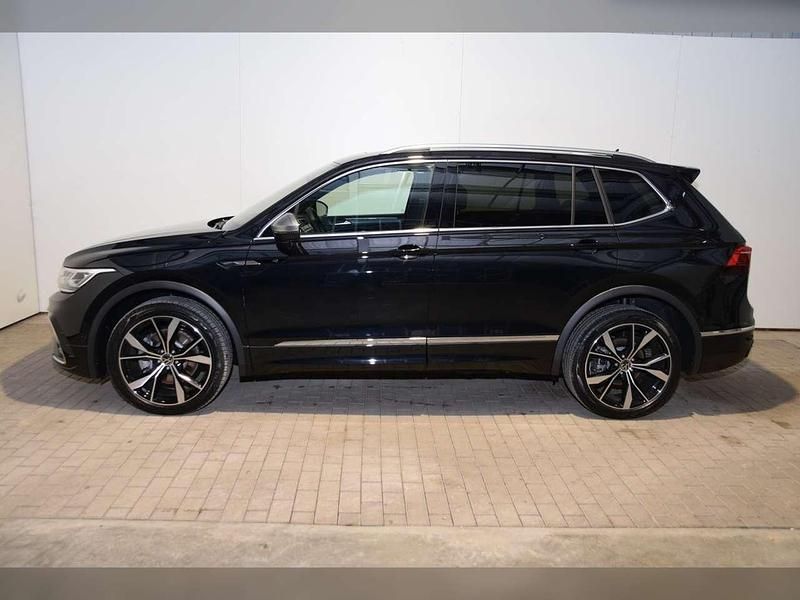 Gebraucht VW Tiguan Allspace R-line 193 PS (141 kW) 2026 Deep black perleffekt SUV