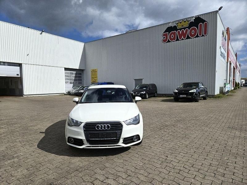 Gebraucht Audi A1 90 PS (66 kW) 2013 Weiß Limousine