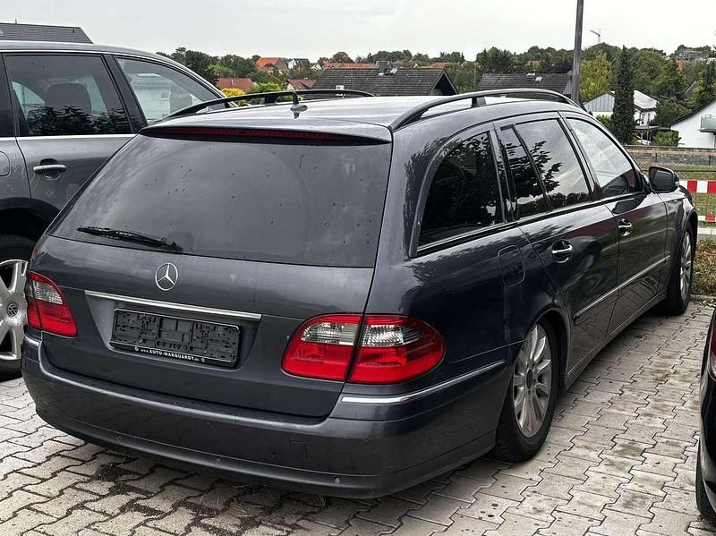 Gebraucht Mercedes E220 170 PS (125 kW) 2008 Grau Kombi